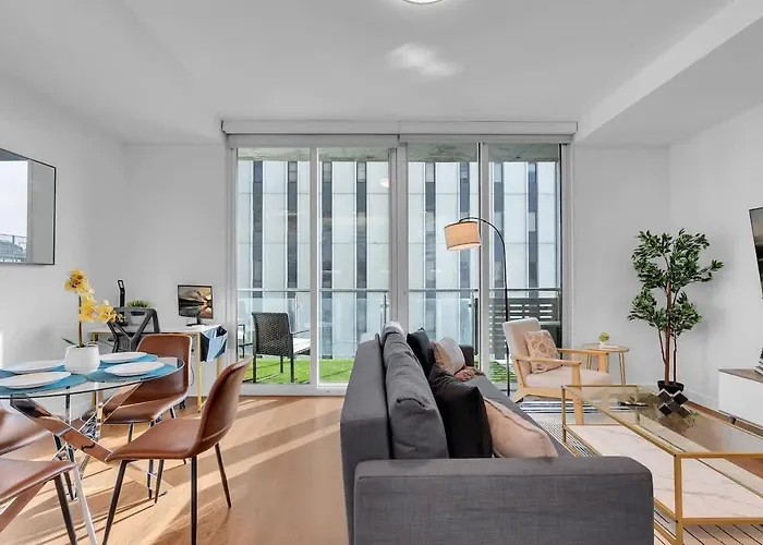 Stylish 1br Near Bokcntr-gym,lounge,balcony,pet Ok Apartment *